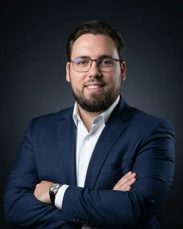 Lucas Corasio, Sócio-fundador